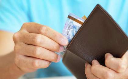 Отандық қор Қазақстан оқушыларына ақша береді: Оны қалай алуға болады?