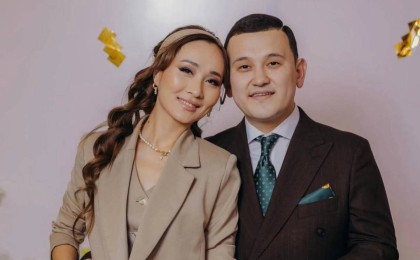 "Бала асырап алуға дайын емеспін": Елдос "Колобоктың" әйелі өзіне жиі қойылатын сұраққа жауап берді