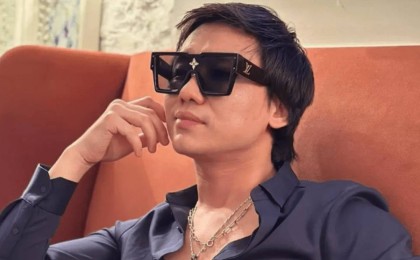 "Ерекше сыйлық": Қайрат Нұртасқа концертінде тыңдарманы сүрленген ет пен қазы сыйлады (видео)