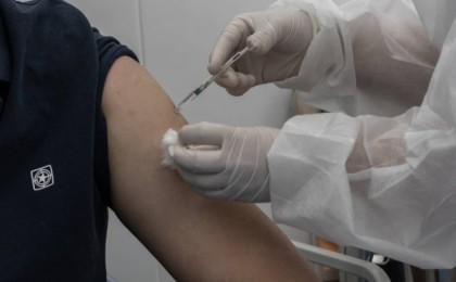 Вакцина салдырған 16 қазақстандық коронавирус жұқтырды - Денсаумин