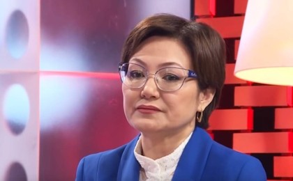 Дана Нұржігіт: Анам әкемнің ауырып жатқанын айтпастан, мені Америкаға аттандырды