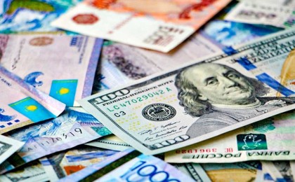 Доллар бағамы ұзақ уақыт сақталған 400 теңге белгіленімнен төмен түсті - Қазақстан жаңалықтары