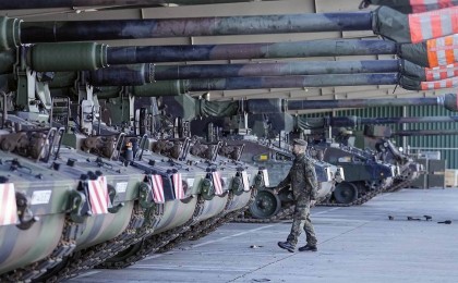 НАТО Ресеймен шекарасына 300 мың әскер әкеле жатыр