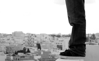 Ақтөбеде 17 жастағы қыз бен 18 жастағы жігіт жоғары қабаттан бірге секіріп, мерт болды