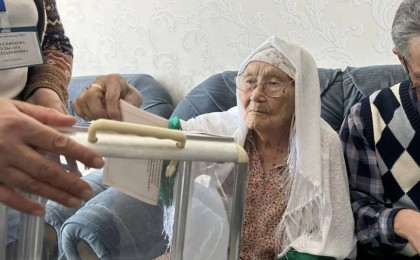 104 жастағы әже дауыс берді