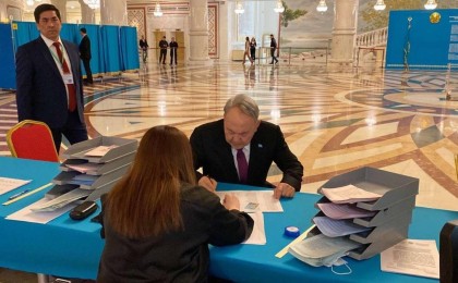 Нұрсұлтан Назарбаев сайлауда дауыс берді
