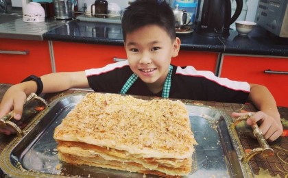 "Телефонға телміре берсем арманыма жетпейтінімді түсіндім": Кәсібімен ақша тапқан 11 жасар қазақ баласы