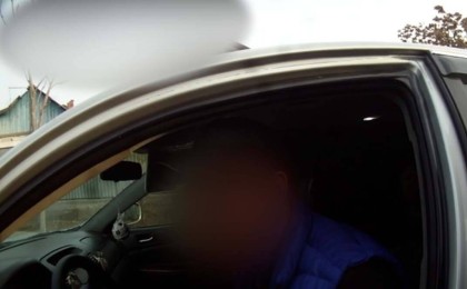 Жетісайда жүргізуші полицейді 30 метрге көлігімен сүйреп кеткен (видео)