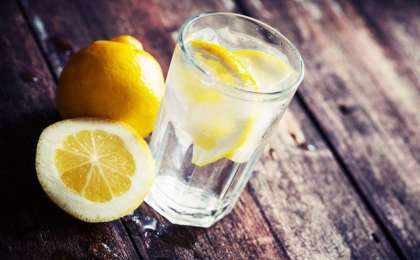 Эксперт рассказала, что произойдет, если пить воду с лимоном ежедневно