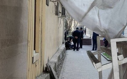 Алматыдағы банк маңында "мәйіт" табылды: Полиция түсініктеме берді