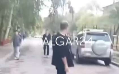 Талғарда мас ер адам ауладағы балаларға пышақпен тап берді