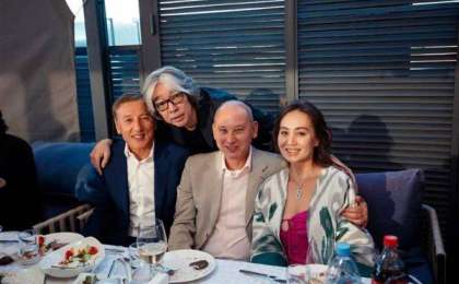 "Бауы берік болсын": Мұхтар Жәкішов әке атанды