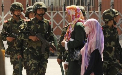 «Көмектесіңдер! Мен Қытайдағы түрмеде отырмын»: ұйғырдың хаты арандату ма әлде мұсылманның жан айғайы ма?