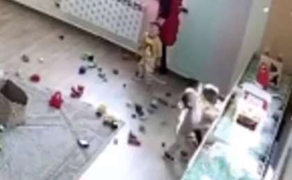 Павлодардағы балабақшада үш қабатты кереует баланың үстіне құлап кетті