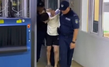 Әнші Әбдіжаппар Әлқожаның ұсталған сәтінің видеосы тарады