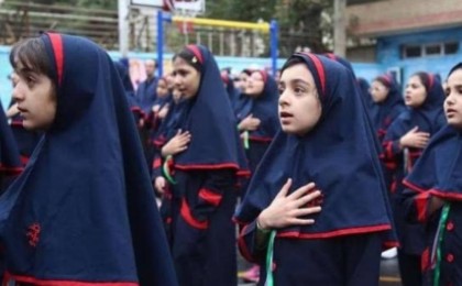 Иранда оқушы қыздарды улаған 100-ден аса адам ұсталды