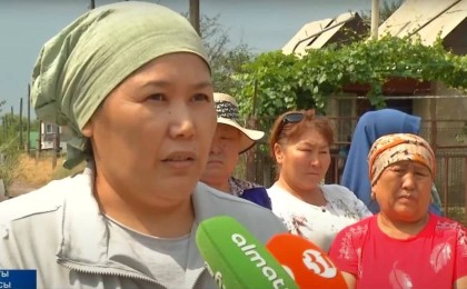 "Не мектеп, не жол жоқ": Алматы облысында тұрғындар саяжайға ауыл мәртебесін бермегеніне наразы