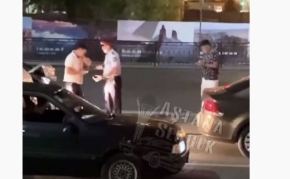 Елорданың қақ ортасында мас жүргізуші жол апатына себепкер болды (видео) - Қазақстан жаңалықтары