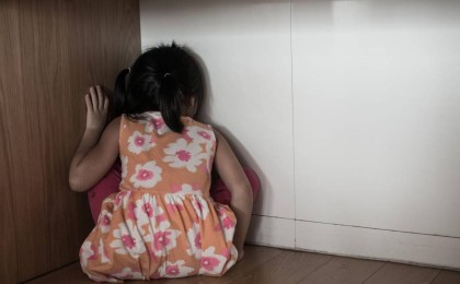 18 рет зорлаған: Қарағанды облысында екі кішкентай қызға азғындық жасаған педофил сотталды