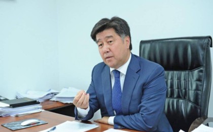 «Қазақ тілі – халықтың тілі, орыс тілі – бай мен биліктің тілі» – қоғам қайраткері (ВИДЕО)