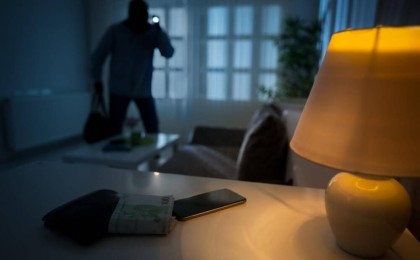 "Бөлмеде бейтаныс әйел жүрді": Үйіне келген түркістандық ұрының үстінен түскен