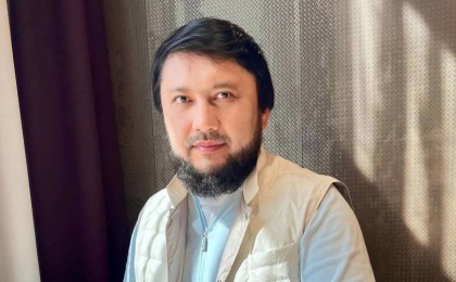 "Әйелдерді қуантқан тағдырым бар": Мұхамеджан Тазабектің көп әйел алуға қатысты көзқарасы елді ойландырып қойды