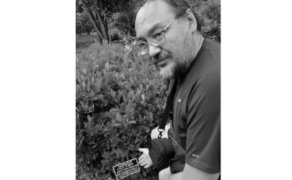 Бір ай бойы вакцина іздеген: Алматыда танымал дәрігер коронавирустан көз жұмды