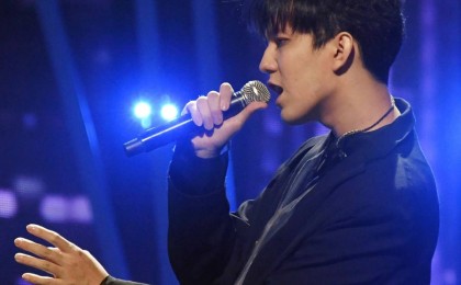 Қытайлық тыңдарман Димаш Құдайбергеннің әнін қазақша орындап, әншіні таңғалдырды (видео)