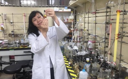 "Қанды сұйылтады": қазақ қызы коронавирусқа қарсы дәрілік қоспа ойлап тапты