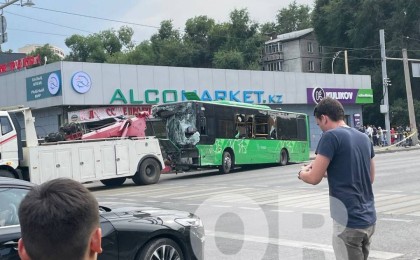 Қайтыс болғандар бар: Алматыда 25 адам жарақат алған автобус апаты болды