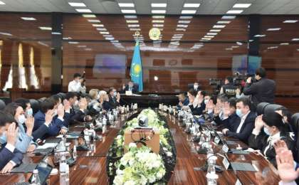 Әкімдер халықпен тұрақты түрде кездеседі