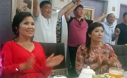 Жетісайдағы тойханада түсірілген видеодан кейін полиция қызметкері жұмыстан шеттетілді - Қазақстан жаңалықтары