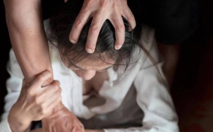 Оқиға орны қанға малынған: 11 жастағы үш бала 10 жасар қызды асқан айуандықпен зорлап тастаған