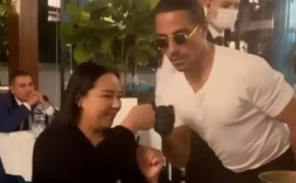 Алтынай Жорабаева әйгілі түрік қасапшысы Нұсретпен кездесті (видео)