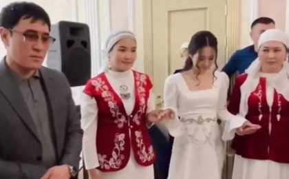 Әзілкеш Нұржан Төлендиев қызына сырға салу рәсімін өткізді (фото, видео)