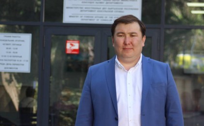 Вакцина салдырған: Сыртқы істер министрлігінің 39 жастағы қызметкері қайтыс болды