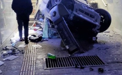 5 адам жарақат алған: Алматыда көлік жерасты жолына бір-ақ түсіп кетті