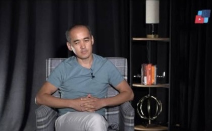 “Айдоспен белгісіз біреу арасындағы қақтығыс” - Сәбит Рысбаев Киевтегі журналистің оқиғасына қатысты пікір білдірді