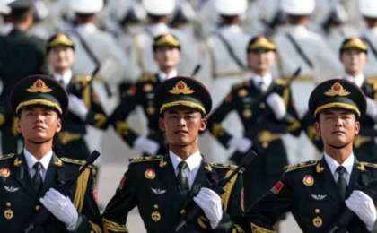 "Қытай ұлтының қайта жаңғыруын тоқтату мүмкін емес": Бейжіңде ел тарихындағы ең үлкен әскери парад өтті