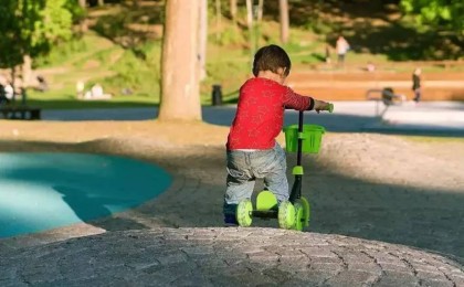 Депутат әр балаға 70 мың теңге төлеуді ұсынды