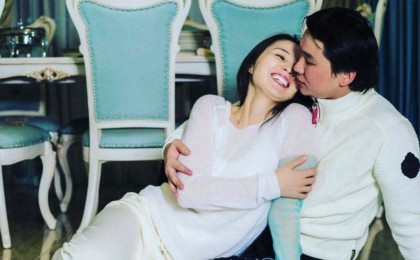 "Күлейін бе, жылайын ба": Жұлдыз Әбдікәрімова ажырасқаны жайлы қауесеттерге жауап берді