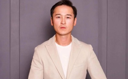 Қыз зорлады деген айыппен сотқа тартылған блогер кінәсін мойындамайтынын мәлімдеді