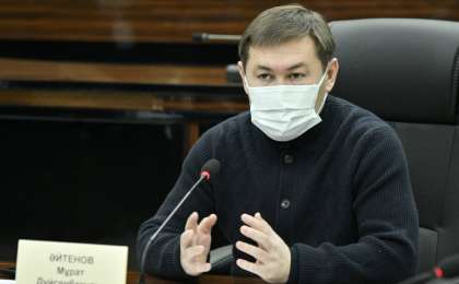 Қала әкімі Әл-Фараби ауданының белсенділерімен кездесті