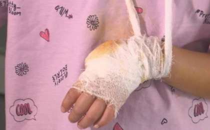 Алматыда жасөспірім екі жасар баланы жерге лақтырып жіберген