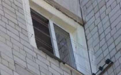 Ақтауда психикалық ауытқуы бар бойжеткен жоғары қабаттан құлап кетті