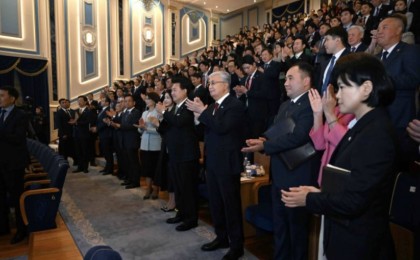 Қасым-Жомарт Тоқаев пен Юн Сок Ёль екі ел өнерпаздарының гала-концертін тамашалады