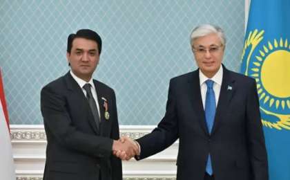 Тоқаев Рустами Эмомалиді марапаттады