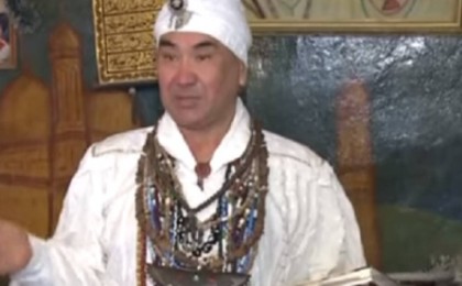 Ақбота Керімбекованың әндерімен адам емдеген - Ұлықбек Смановтың бірнеше видеосы тарады