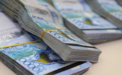 Қазақстандықтар ауырған бүлдіршінге 1 млрд жинап берді