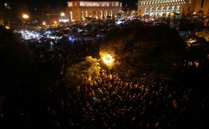 Арменияда бүлік басталды: Назарылар үкіметті құлатып, парламентті басып алды